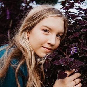 Meet your Posher, Ella